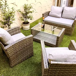  Apartment *beachfront*- Stylish, Spacious +private Courtyard United Kingdom